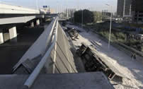 中国で橋が崩壊、開通１年足らず